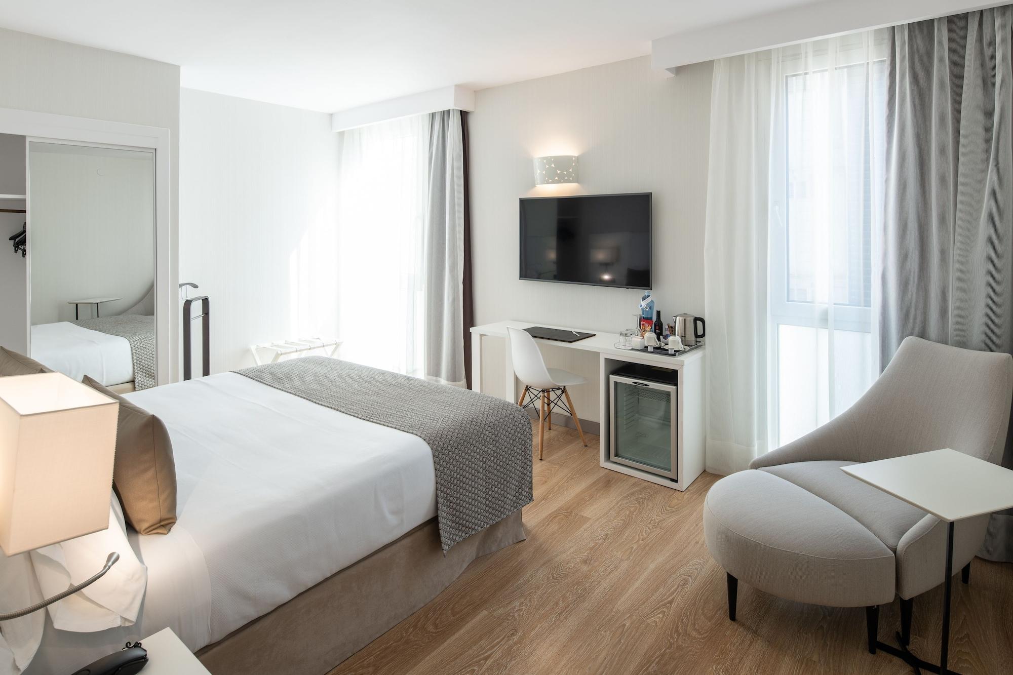 Catalonia Bristol Hotel San Andrés de la Barca Ngoại thất bức ảnh