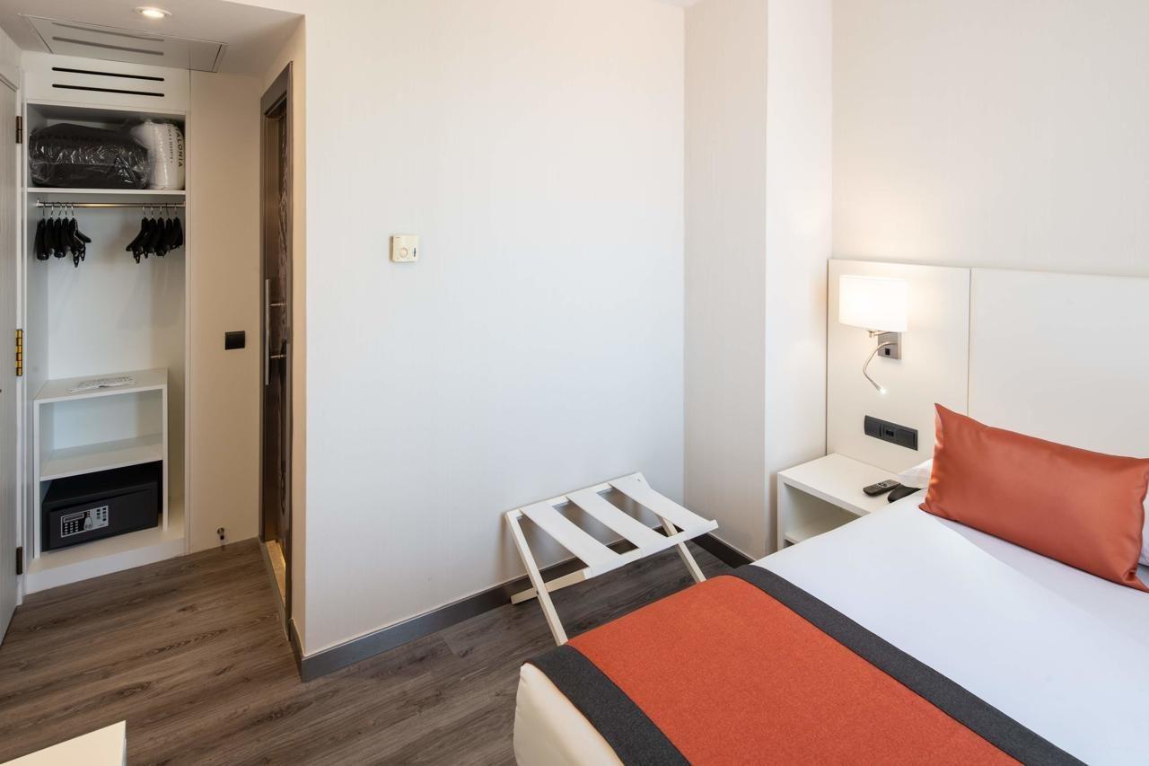 Catalonia Bristol Hotel San Andrés de la Barca Ngoại thất bức ảnh