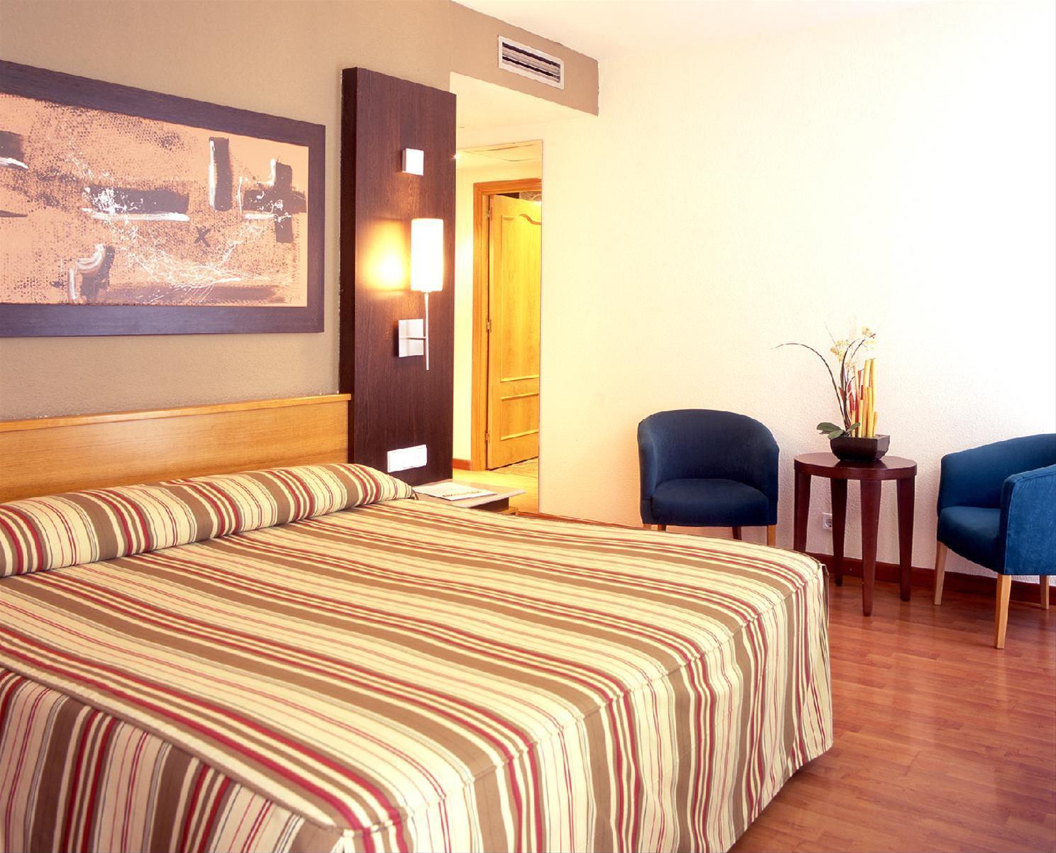 Catalonia Bristol Hotel San Andrés de la Barca Ngoại thất bức ảnh
