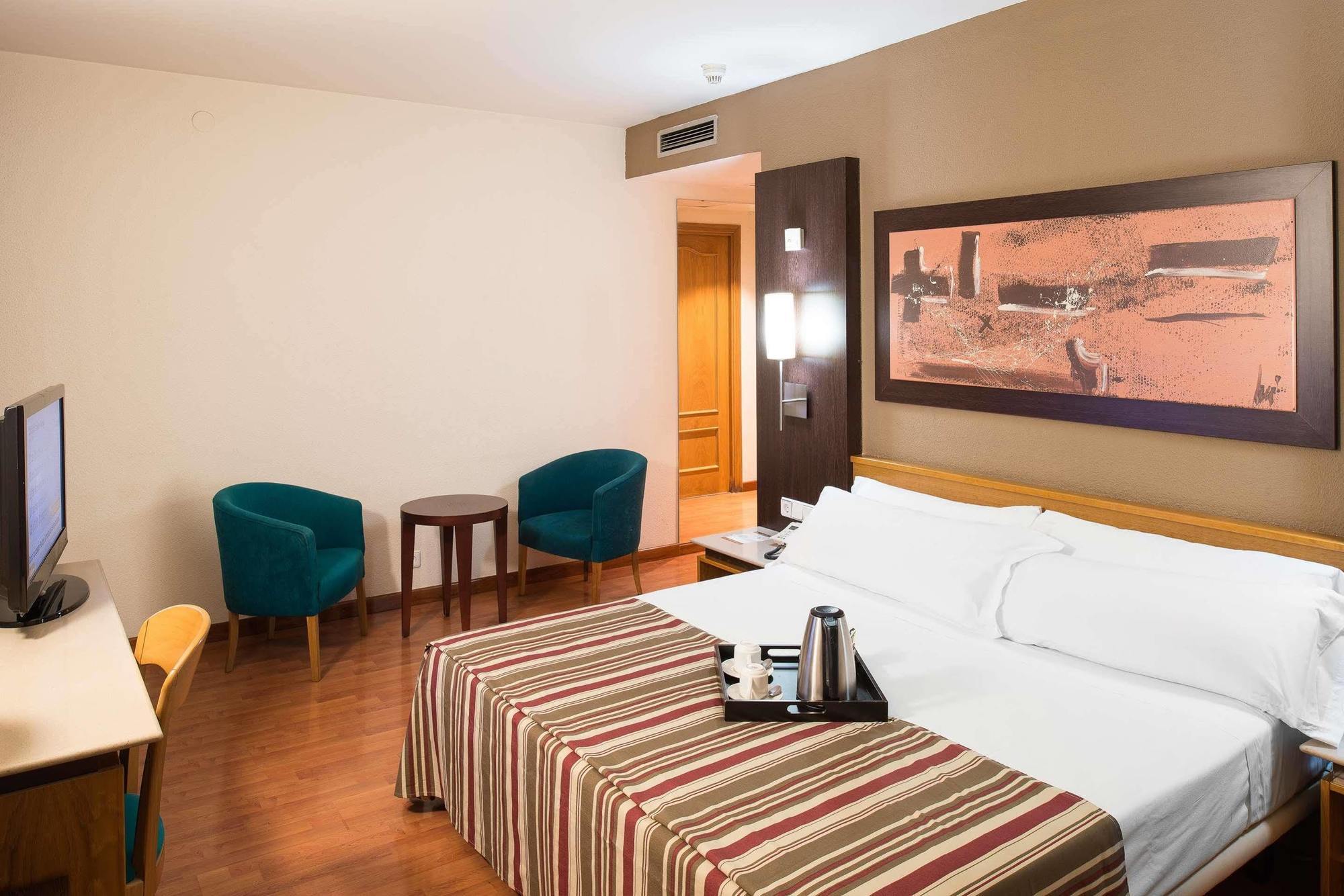 Catalonia Bristol Hotel San Andrés de la Barca Ngoại thất bức ảnh